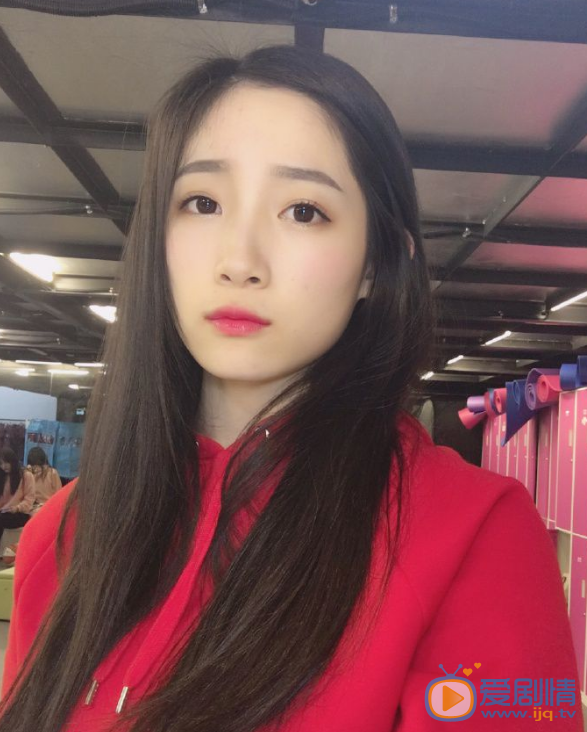 周雪自拍照 周雪高清写真_周雪高清剧照
