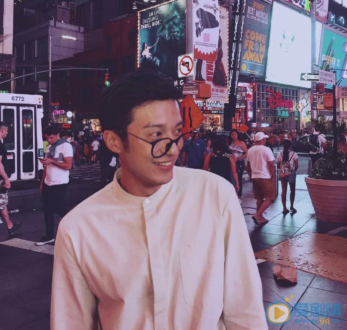 李任燊街拍图片集 李任燊高清写真_李任燊高清剧照