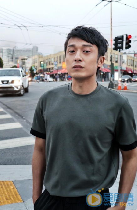 李任燊街拍图片集 李任燊高清写真_李任燊高清剧照
