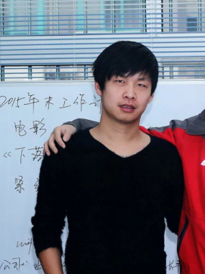 李栋