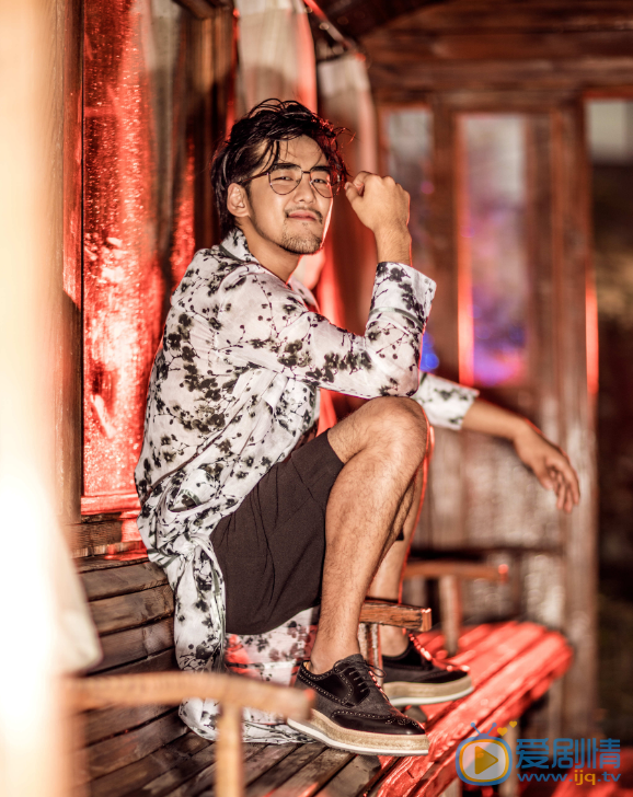 刘显达酷酷写真 刘显达高清写真_刘显达高清剧照