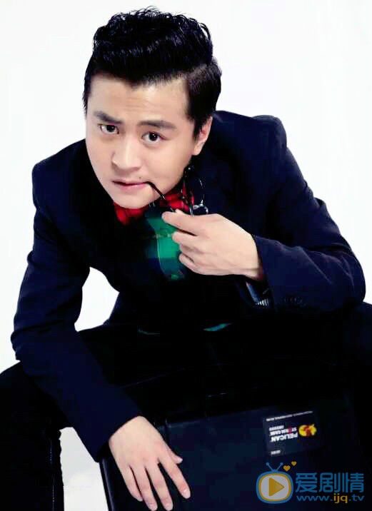 李奎年轻照图片