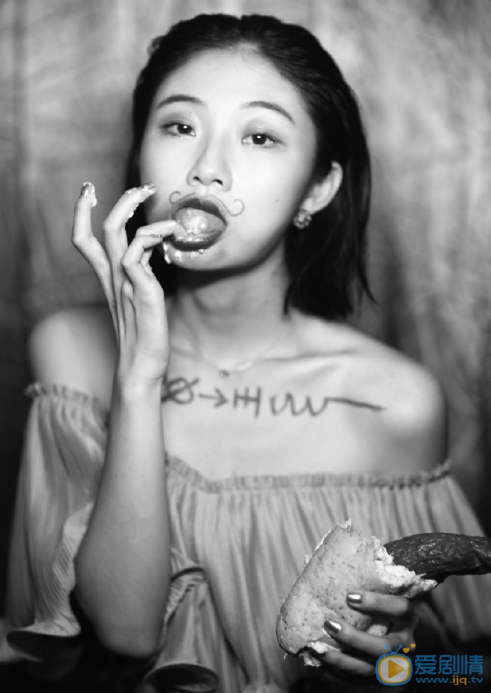 王姝允黑白写真图片 王姝允高清写真_王姝允高清剧照