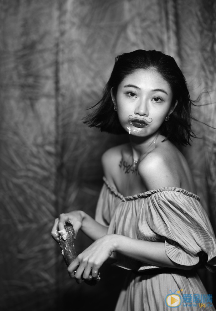 王姝允黑白写真图片 王姝允高清写真_王姝允高清剧照