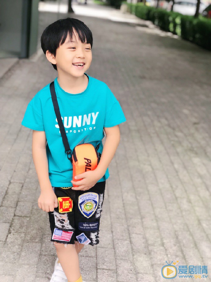 李庆誉日常生活照图片集 李庆誉高清写真_李庆誉高清剧照
