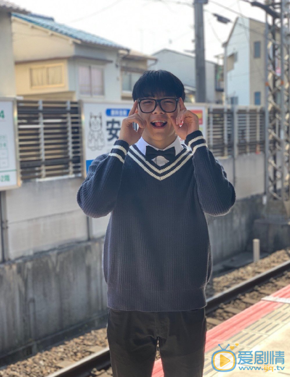 刘应权岗游玩照 刘应权岗高清写真_刘应权岗高清剧照