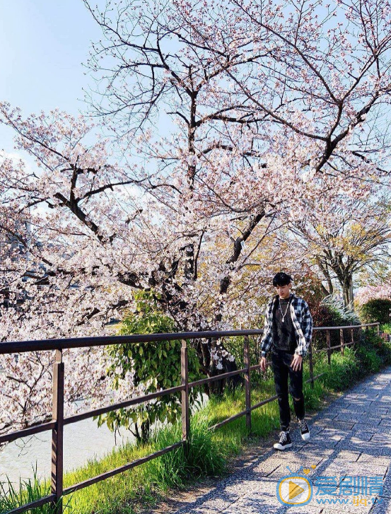 刘应权岗游玩照 刘应权岗高清写真_刘应权岗高清剧照