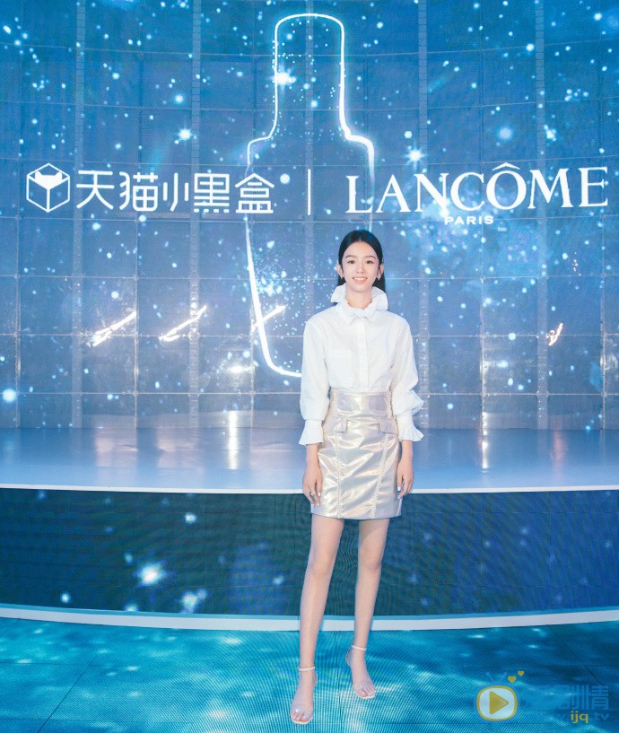 周也现场活动照图片 周也现场活动照图片