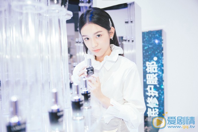 周也现场活动照图片 周也高清写真_周也高清剧照