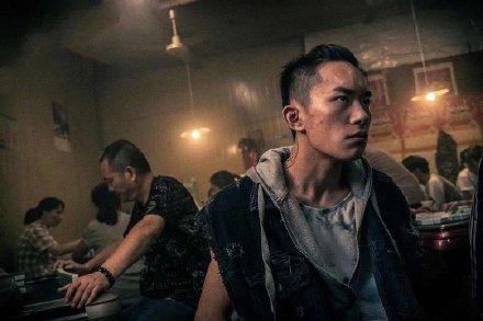 易烊千玺《少年的你》剧照 易烊千玺高清写真_易烊千玺高清剧照