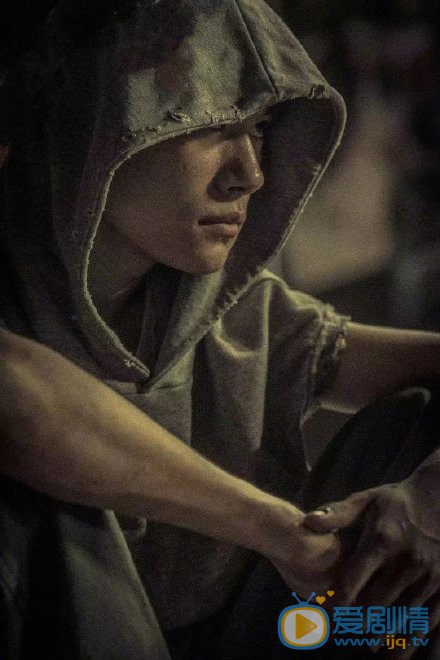易烊千玺《少年的你》剧照 易烊千玺高清写真_易烊千玺高清剧照