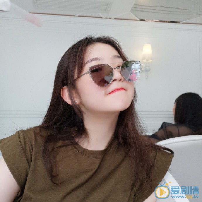 张艺凡甜美自拍照 张艺凡高清写真_张艺凡高清剧照