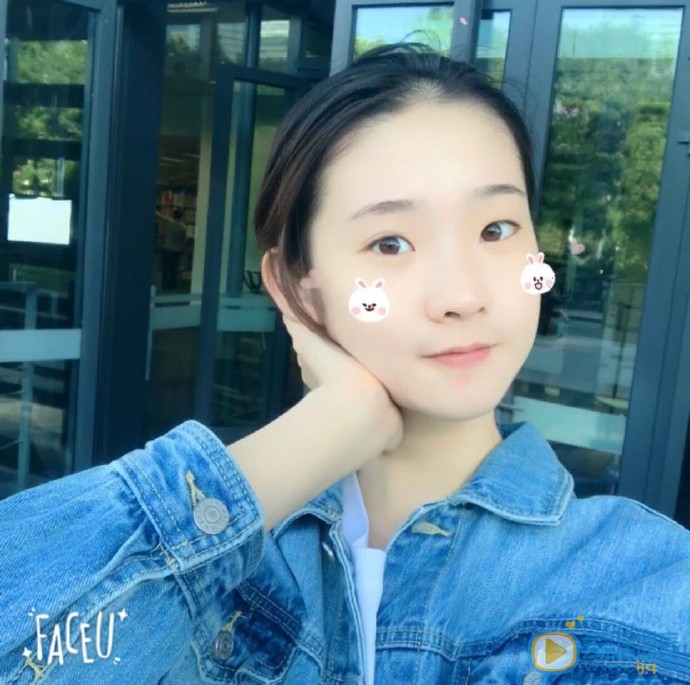 张艺凡甜美自拍照 张艺凡高清写真_张艺凡高清剧照