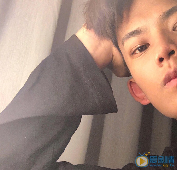 赵润南日常生活照图片 赵润南高清写真_赵润南高清剧照