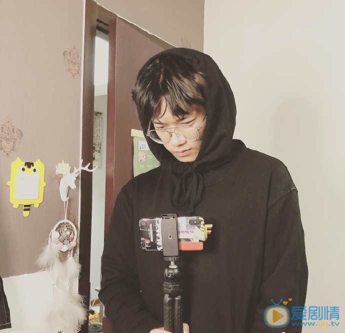 赵润南日常生活照图片 赵润南高清写真_赵润南高清剧照
