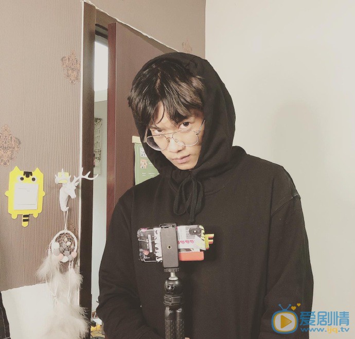 赵润南日常生活照图片 赵润南高清写真_赵润南高清剧照