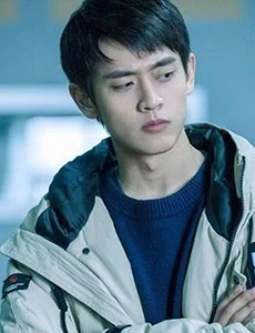 时空来电顾明哲是由谁饰演的？他的结局怎么样？