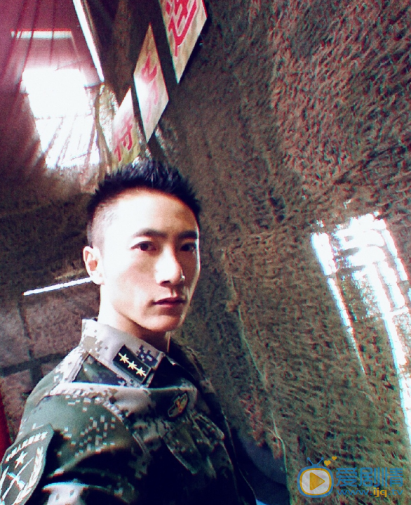 杨丰宇生活照 杨丰宇高清写真_杨丰宇高清剧照