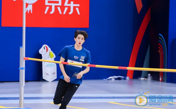 敖瑞鹏《超新星全运会》活动照 敖瑞鹏高清写真_敖瑞鹏高清剧照