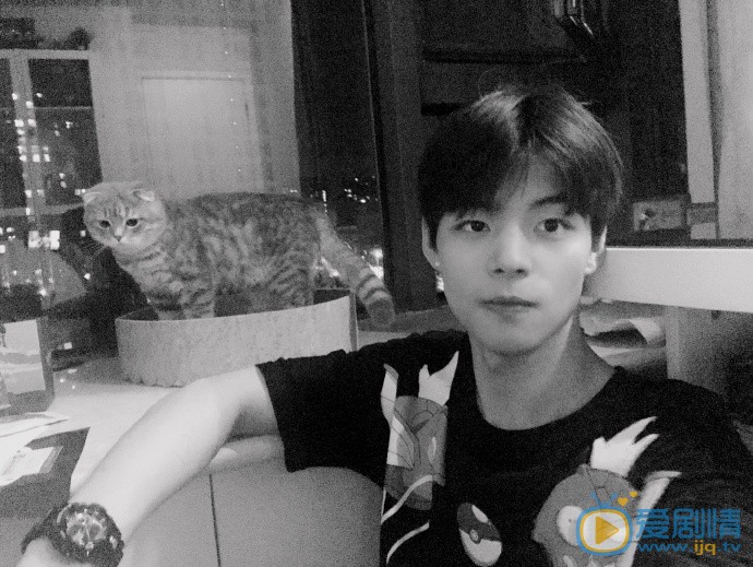 张艺东黑白照图片集 张艺东高清写真_张艺东高清剧照