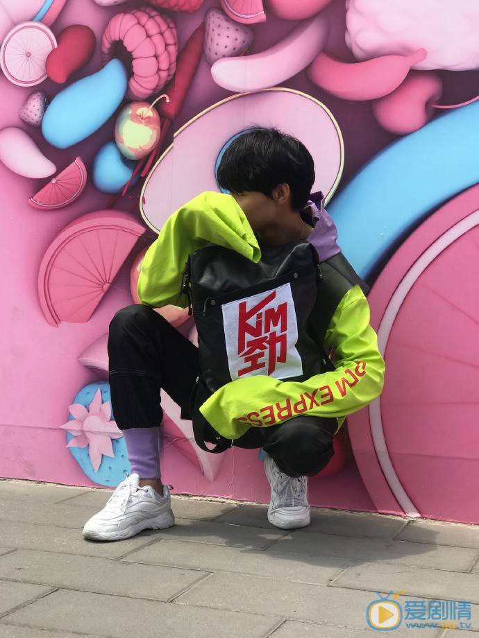 张艺东街拍图片集 张艺东高清写真_张艺东高清剧照