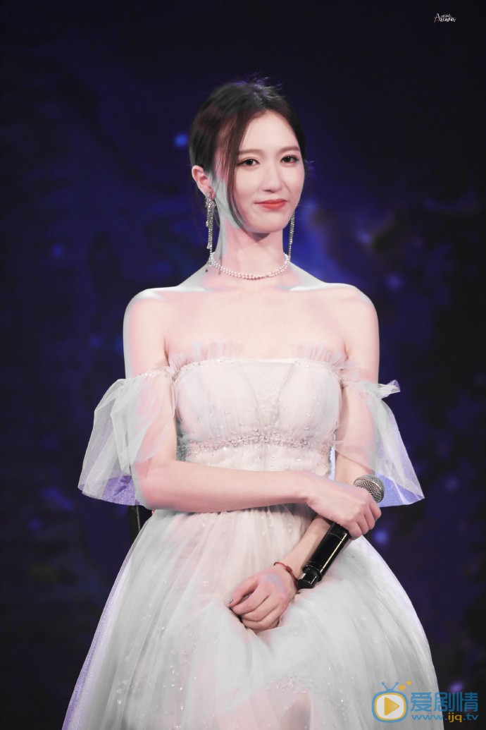 吴哲晗舞台照图片集 吴哲晗高清写真_吴哲晗高清剧照