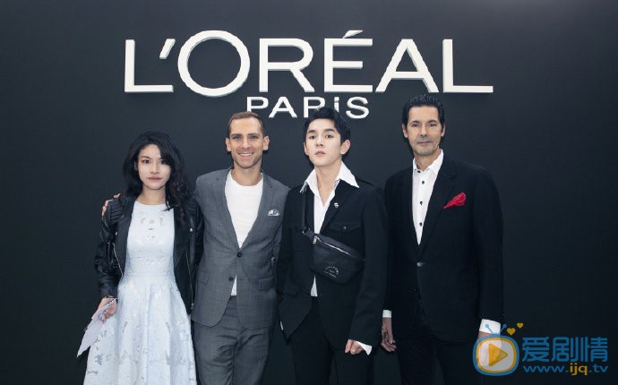 李佳琦现场活动照图片集 李佳琦高清写真_李佳琦高清剧照