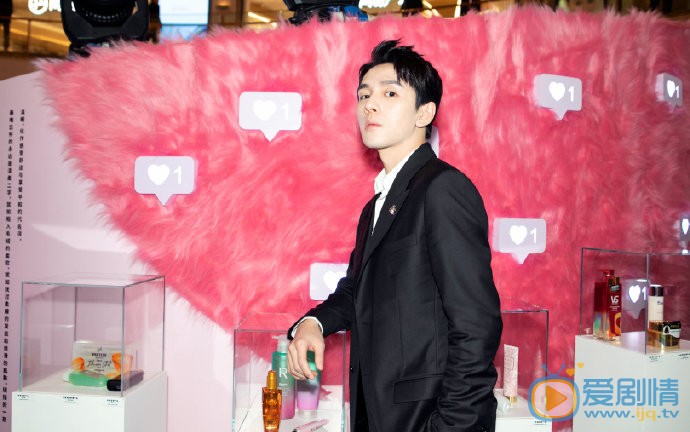 李佳琦活动图片 李佳琦高清写真_李佳琦高清剧照