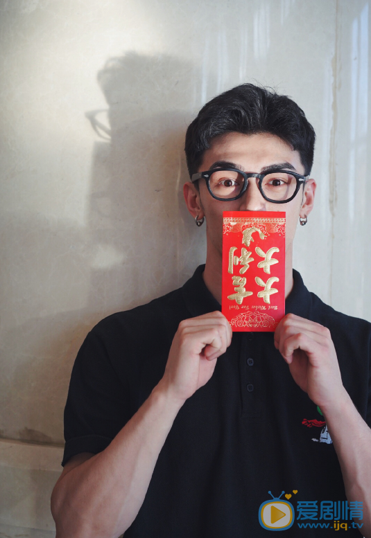 库都斯江·艾尼娃尔活动照片 库都斯江·艾尼娃尔高清写真_库都斯江·艾尼娃尔高清剧照