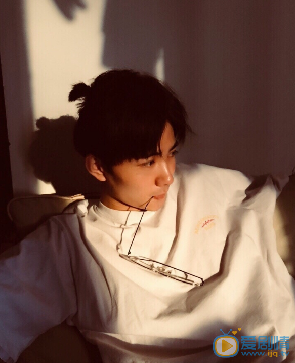 孙晟轩文艺写真 孙晟轩高清写真_孙晟轩高清剧照