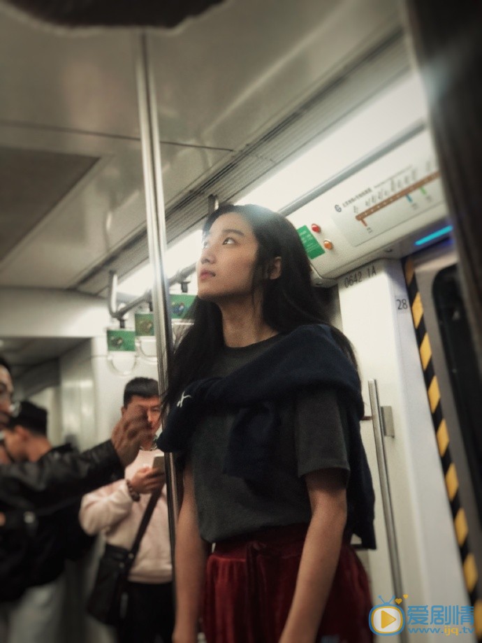 卢昱晓日常生活照图片 卢昱晓高清写真_卢昱晓高清剧照