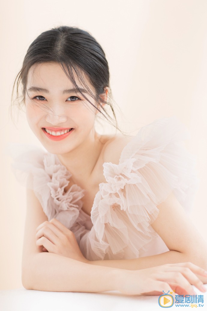 卢昱晓甜美写真图片集 卢昱晓高清写真_卢昱晓高清剧照