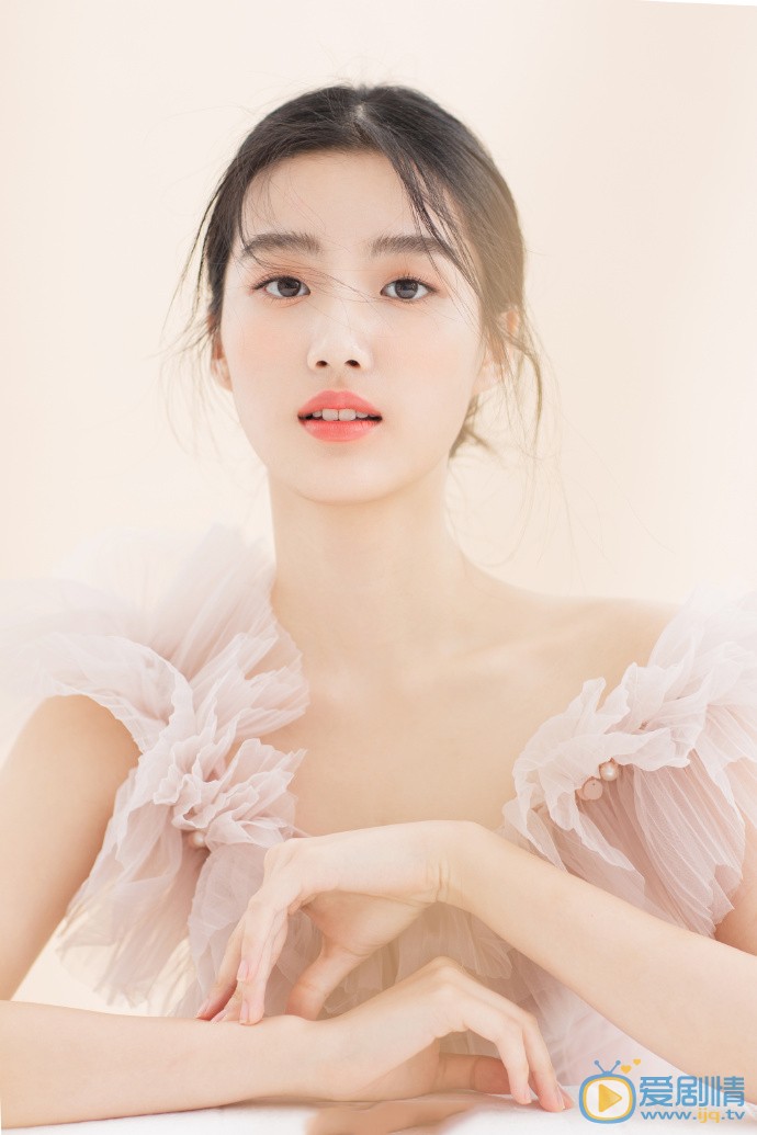 卢昱晓甜美写真图片集 卢昱晓高清写真_卢昱晓高清剧照