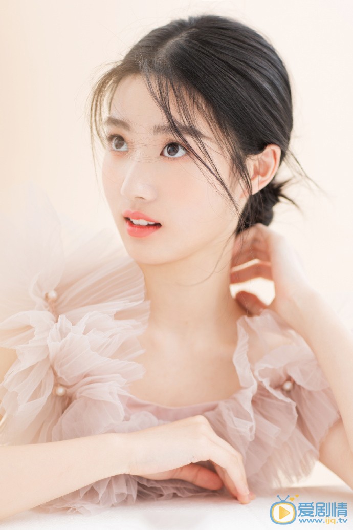 卢昱晓甜美写真图片集 卢昱晓高清写真_卢昱晓高清剧照