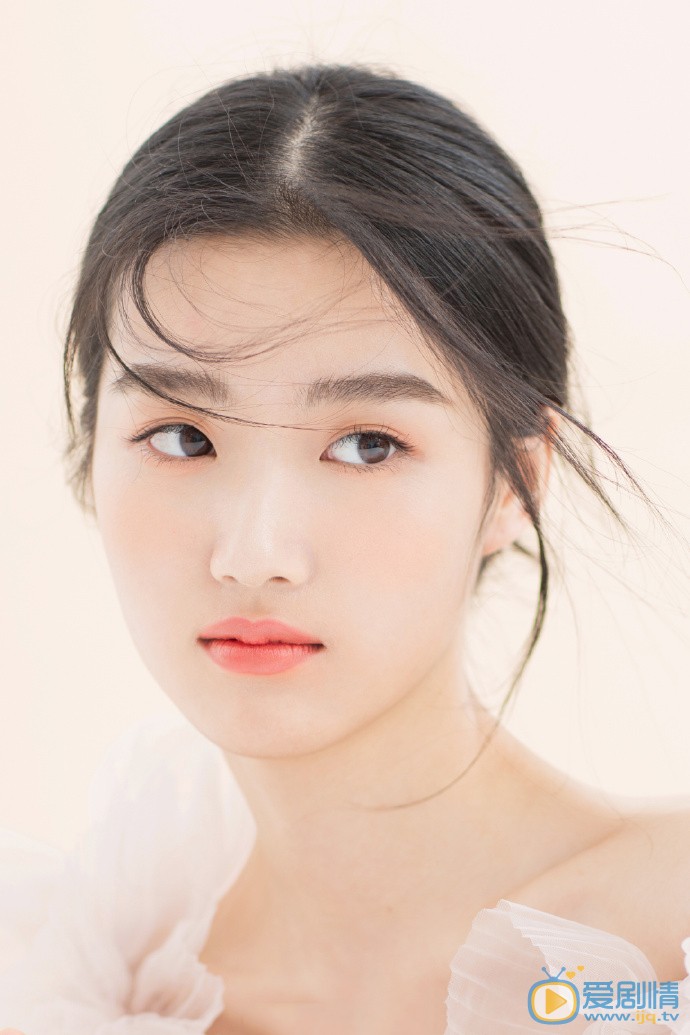 卢昱晓甜美写真图片集 卢昱晓高清写真_卢昱晓高清剧照