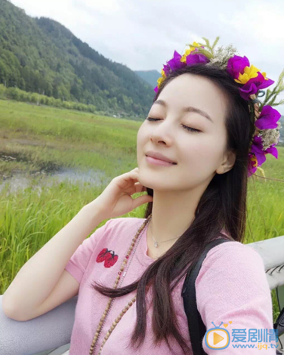 贾丽莉旅拍照