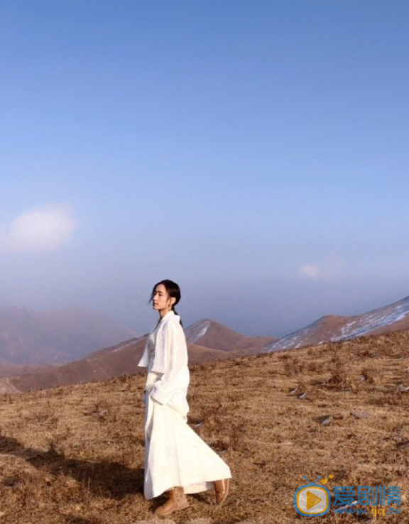 杨秀措草原高清写真图片 杨秀措高清写真_杨秀措高清剧照