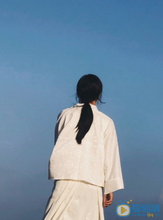 杨秀措草原高清写真图片 杨秀措高清写真_杨秀措高清剧照