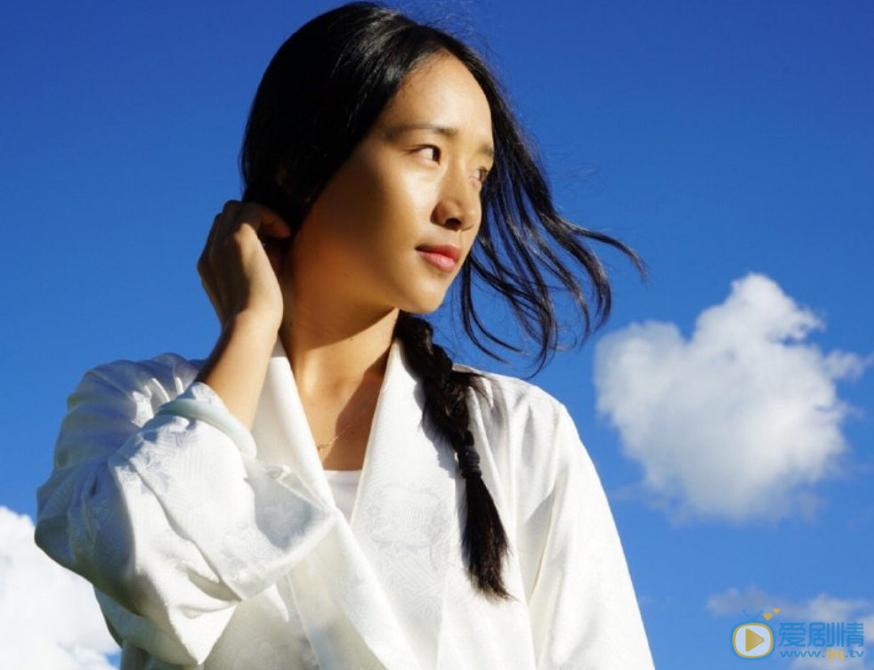 杨秀措草原高清写真图片 杨秀措高清写真_杨秀措高清剧照