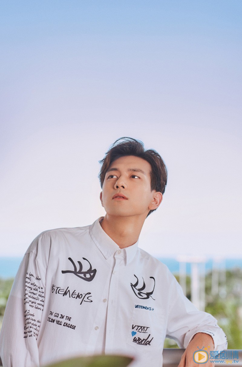 李现小清新衬衫照 李现高清写真_李现高清剧照