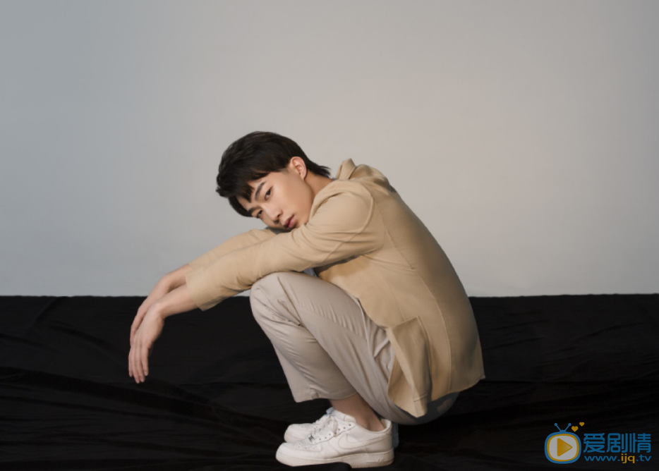 李东山帅气写真 李东山高清写真_李东山高清剧照