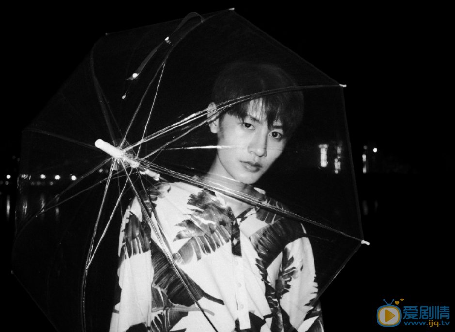 孟适黑暗写真 孟适高清写真_孟适高清剧照