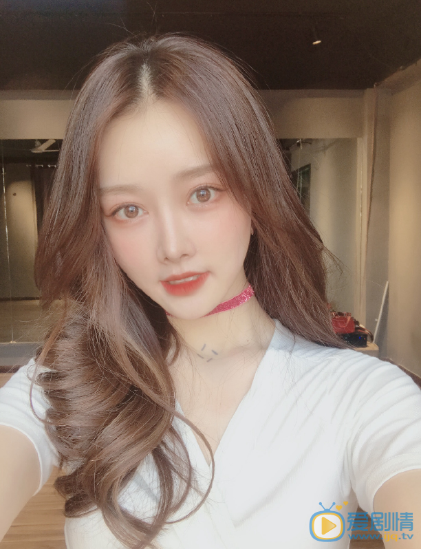 权笑迎性感生活照 权笑迎高清写真_权笑迎高清剧照