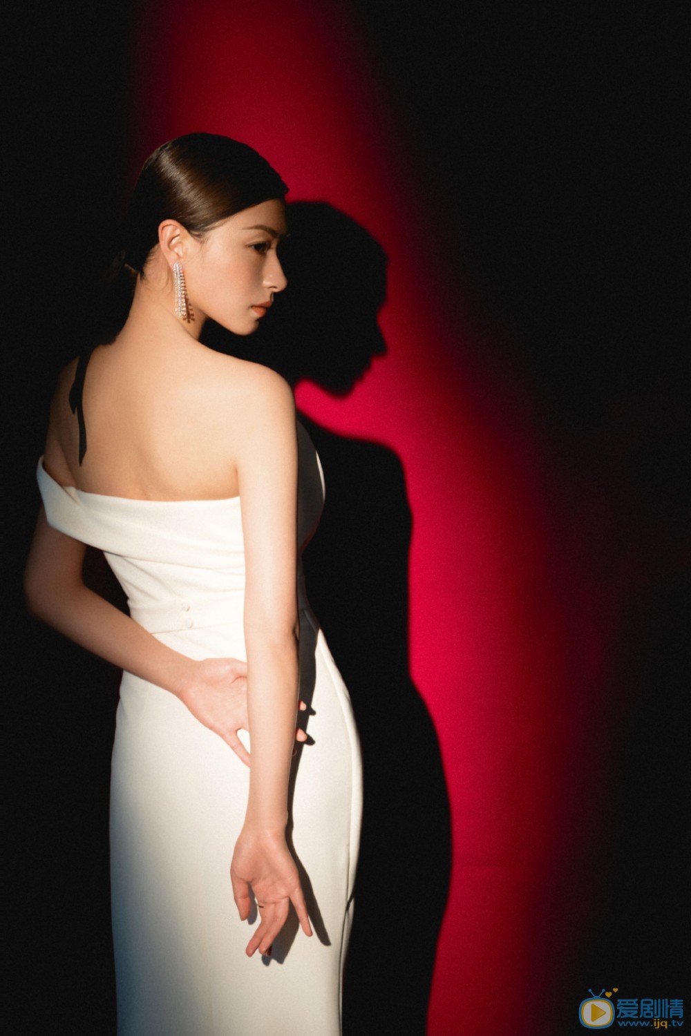 万茜简约时尚写真 万茜高清写真_万茜高清剧照