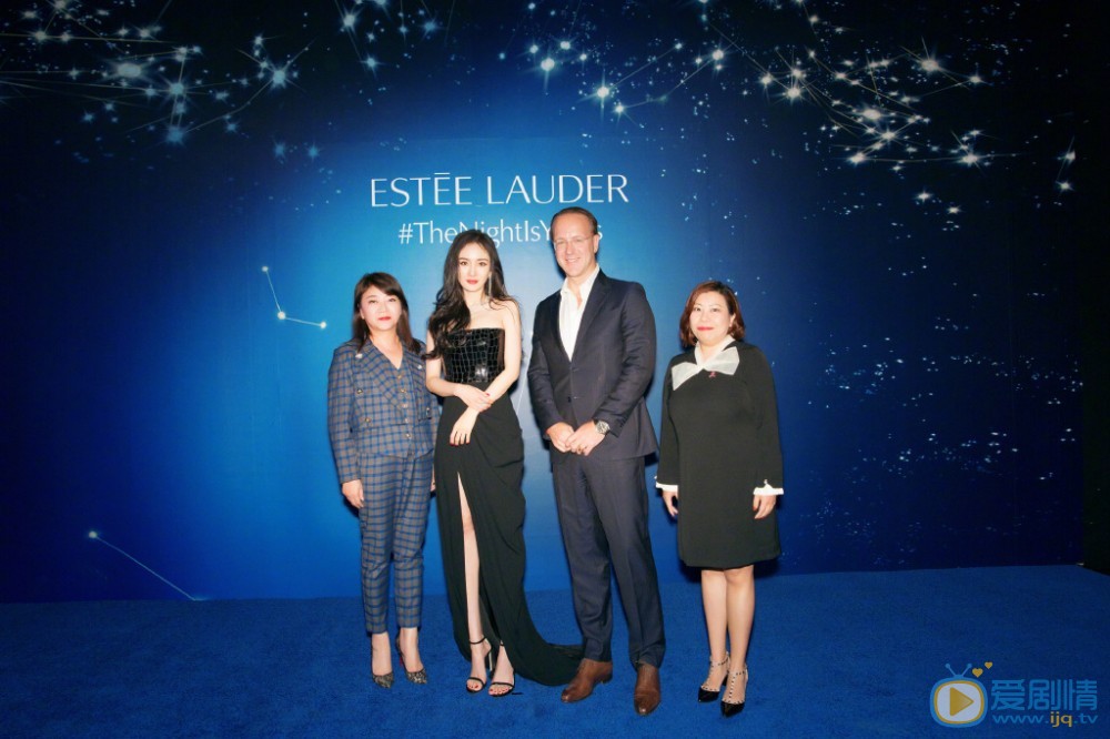 杨幂现场活动照图片集 杨幂高清写真_杨幂高清剧照