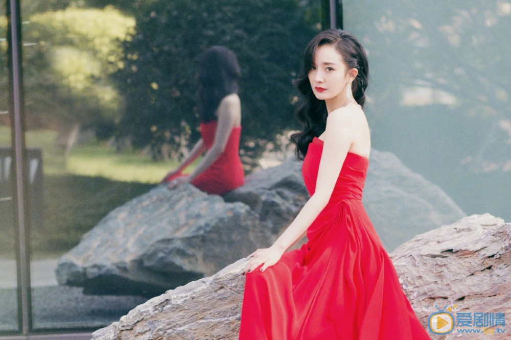 杨幂金鸡红毯照图片集 杨幂高清写真_杨幂高清剧照