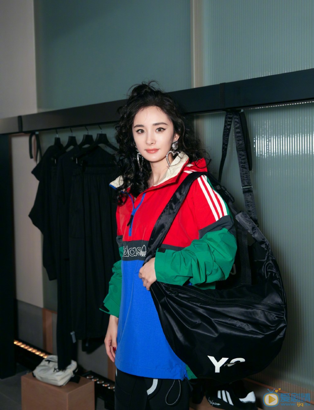 杨幂现场活动照图片集 杨幂高清写真_杨幂高清剧照