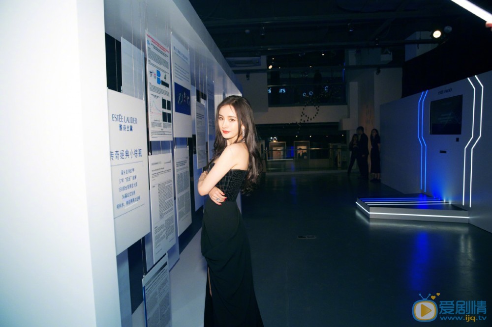 杨幂现场活动照图片集 杨幂高清写真_杨幂高清剧照