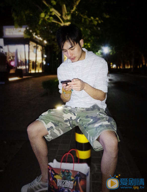 丹增晋美生活照 丹增晋美高清写真_丹增晋美高清剧照