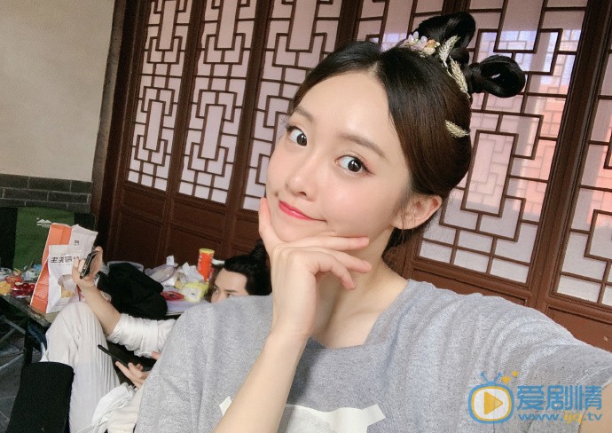 王珮寒《一夜新娘》幕后照 王珮寒高清写真_王珮寒高清剧照